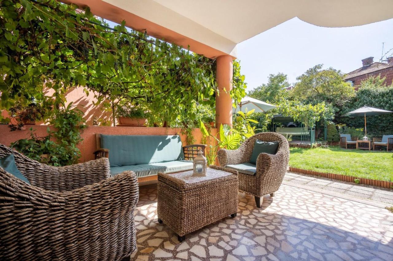 Villa-Hotel Escala Kolozsvár Kültér fotó