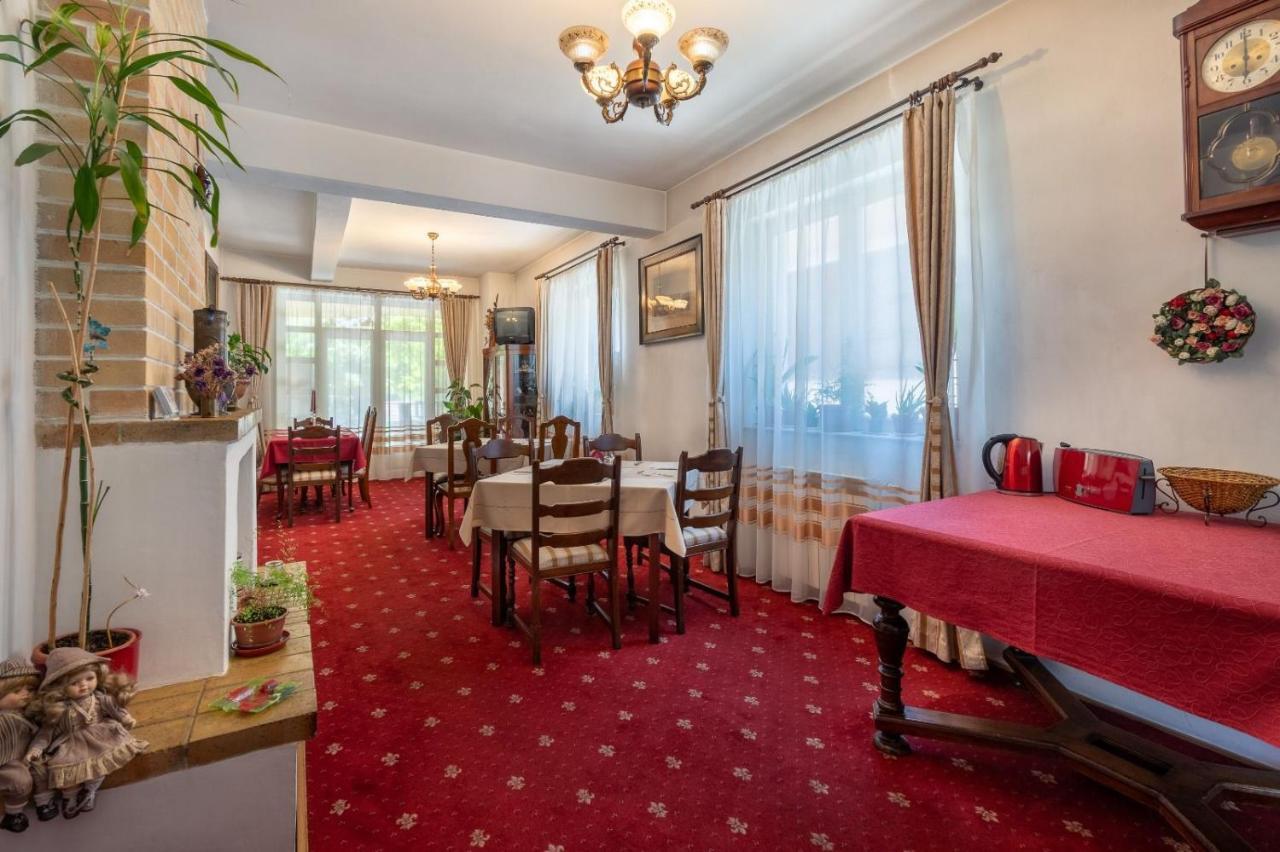 Villa-Hotel Escala Kolozsvár Kültér fotó
