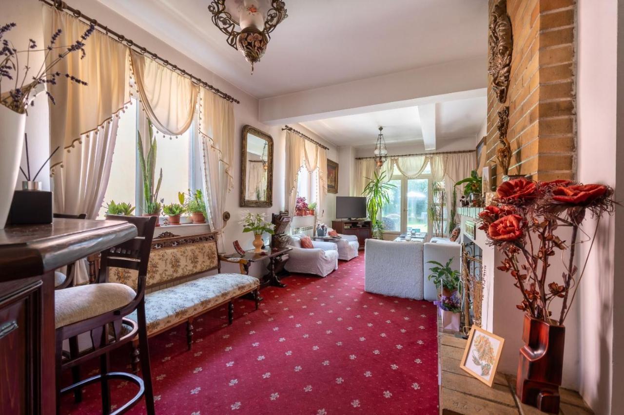 Villa-Hotel Escala Kolozsvár Kültér fotó