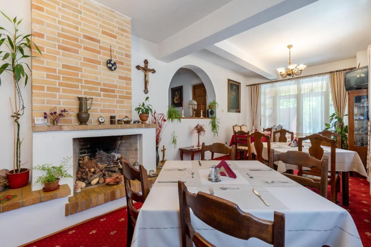 Villa-Hotel Escala Kolozsvár Kültér fotó