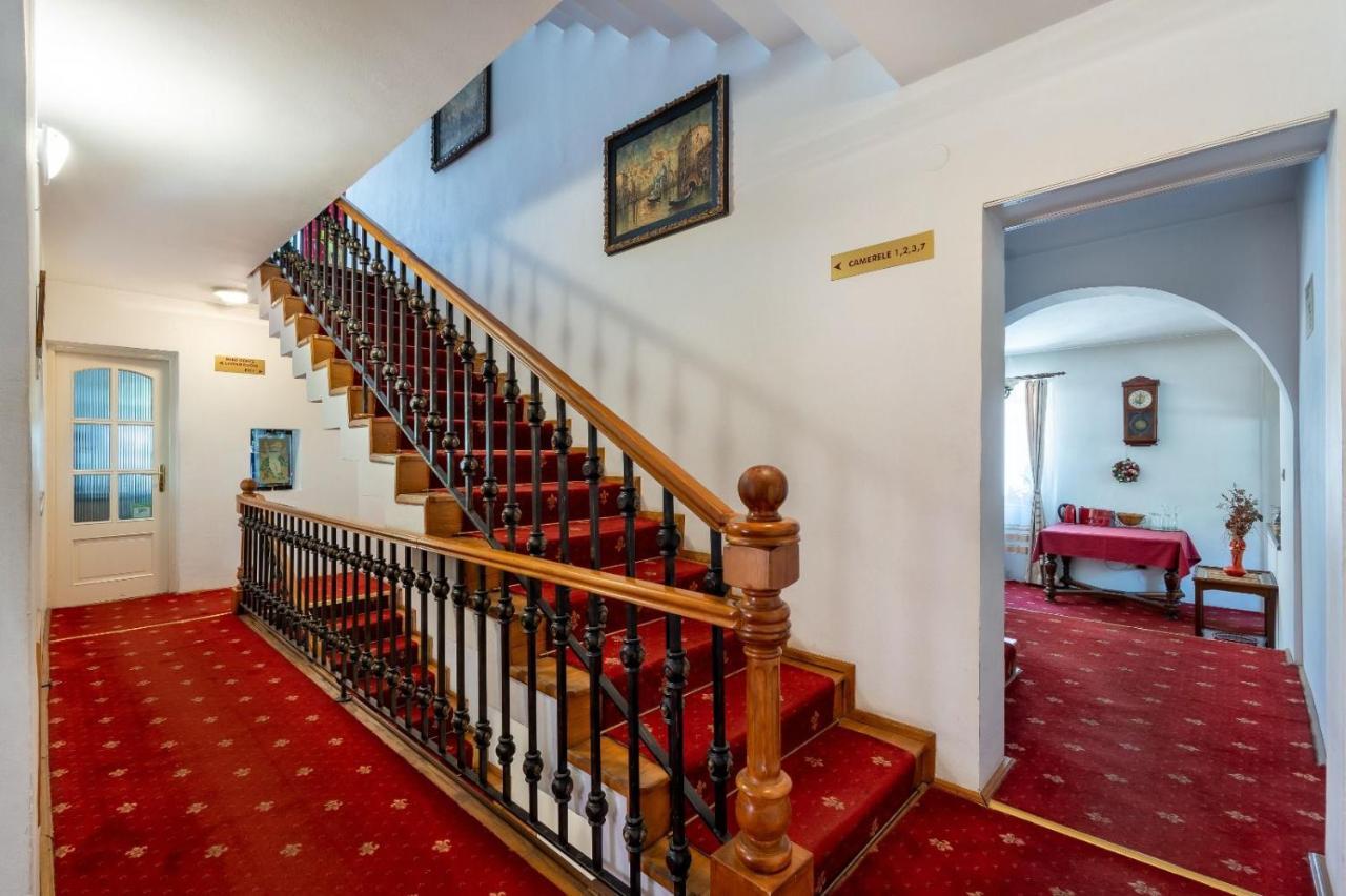 Villa-Hotel Escala Kolozsvár Kültér fotó