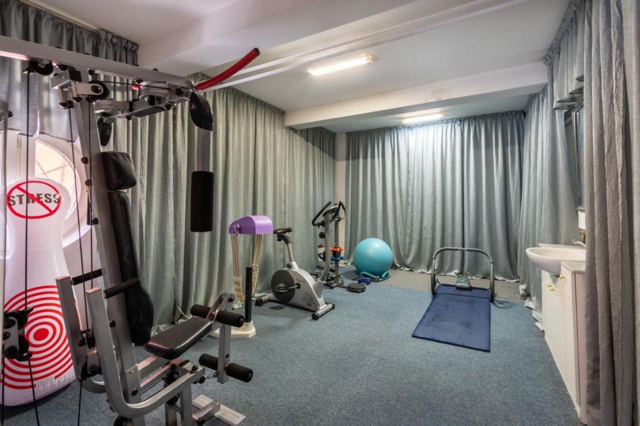 Villa-Hotel Escala Kolozsvár Kültér fotó
