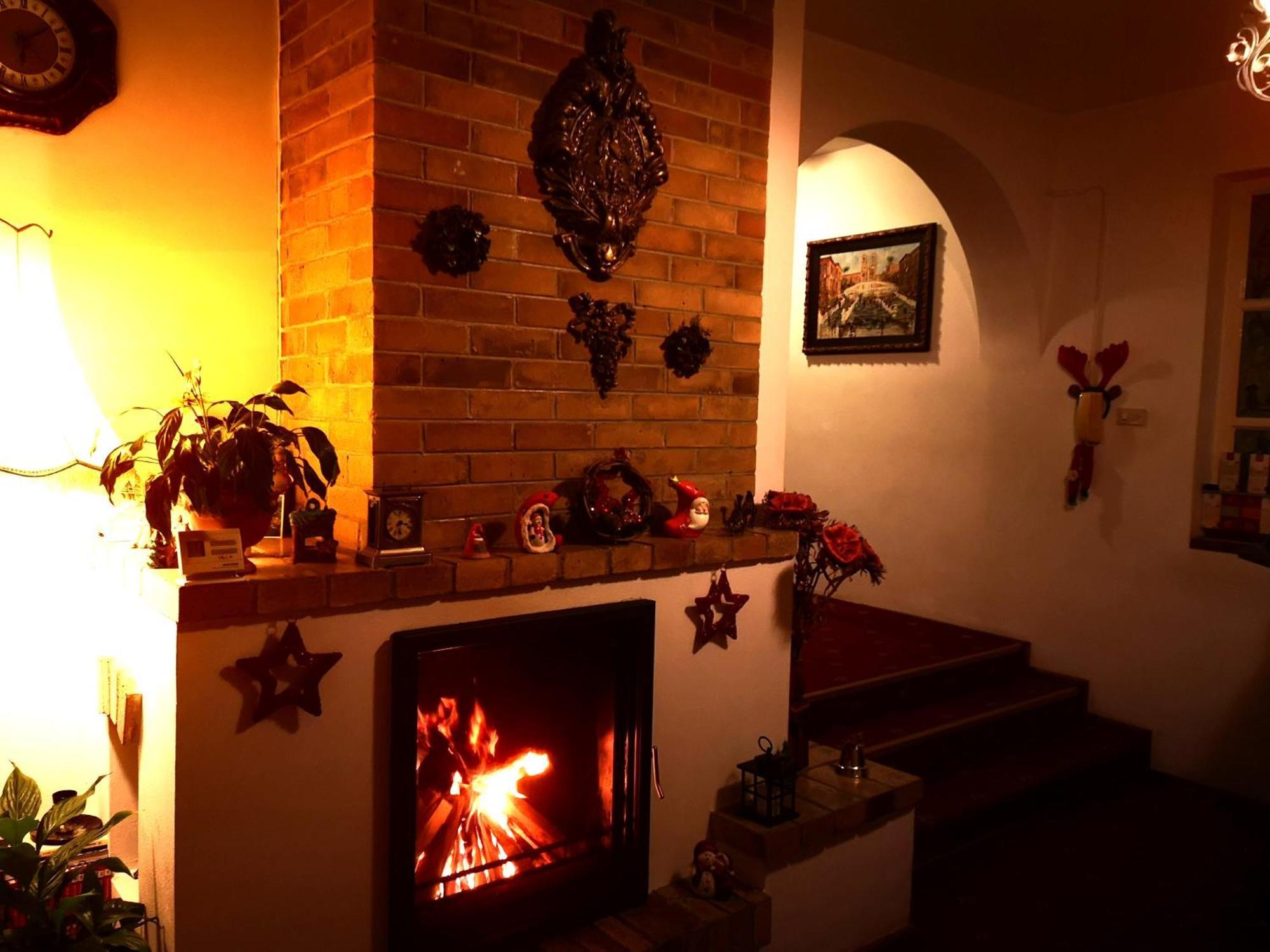 Villa-Hotel Escala Kolozsvár Kültér fotó