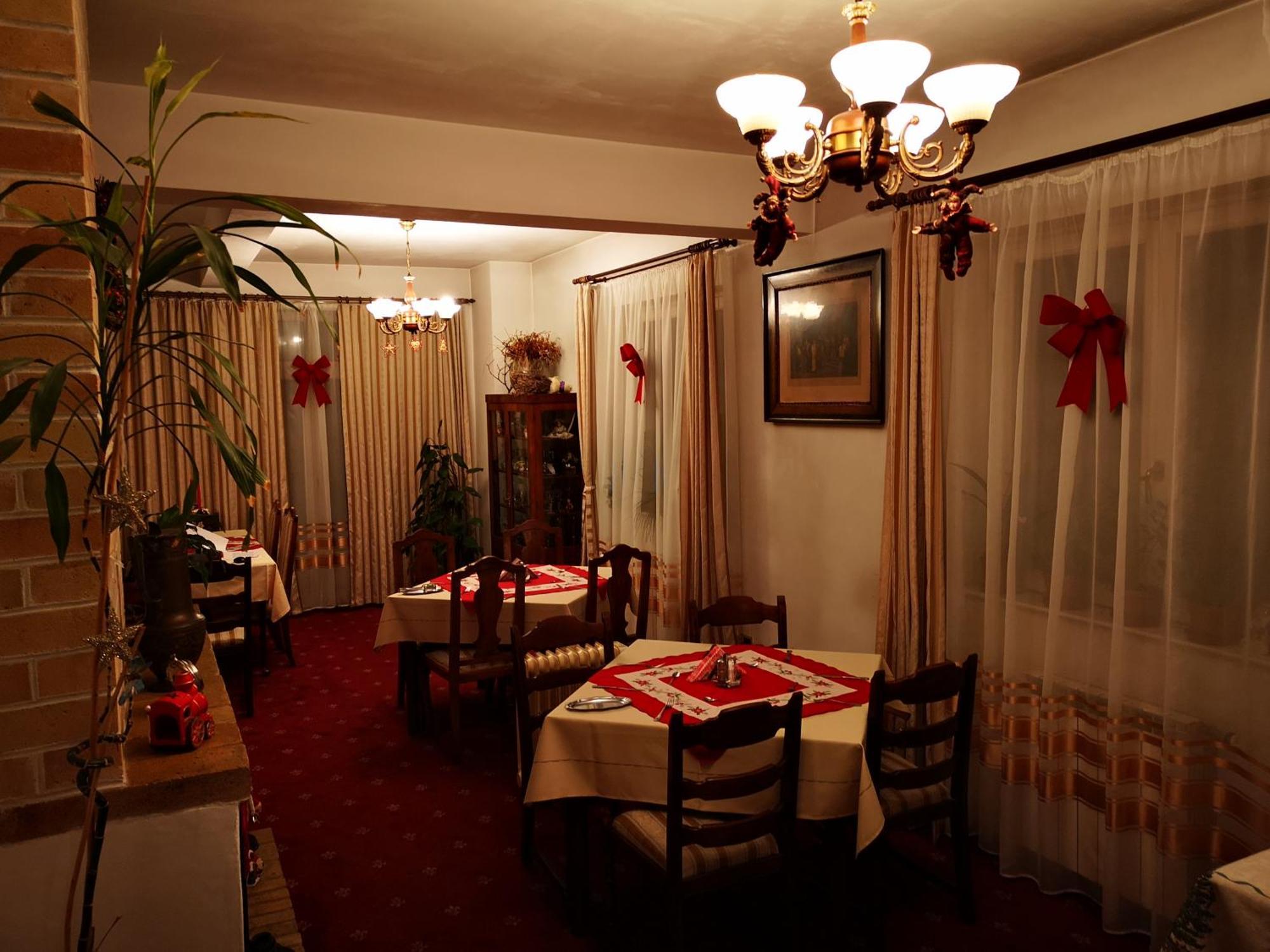 Villa-Hotel Escala Kolozsvár Kültér fotó