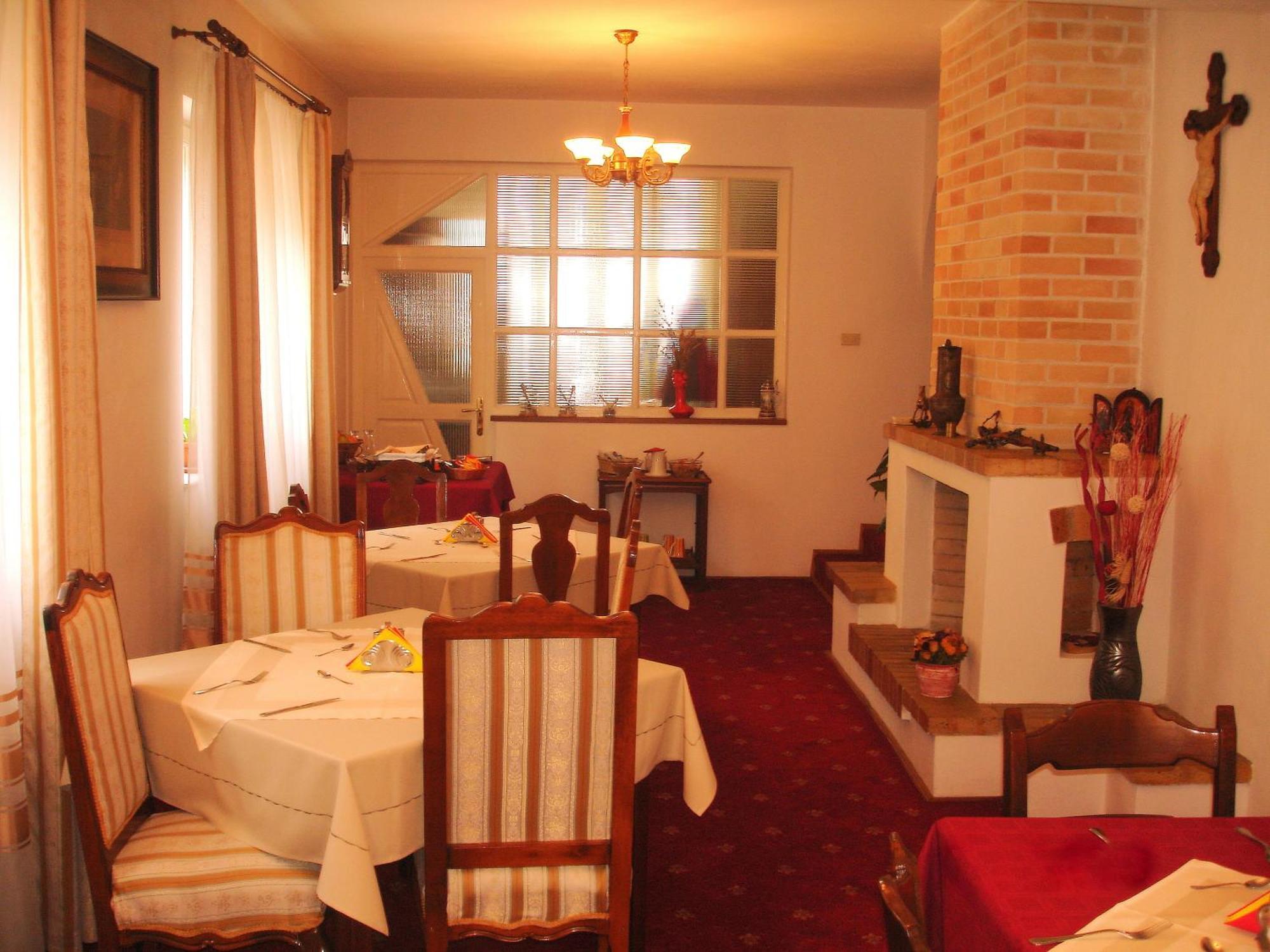 Villa-Hotel Escala Kolozsvár Kültér fotó