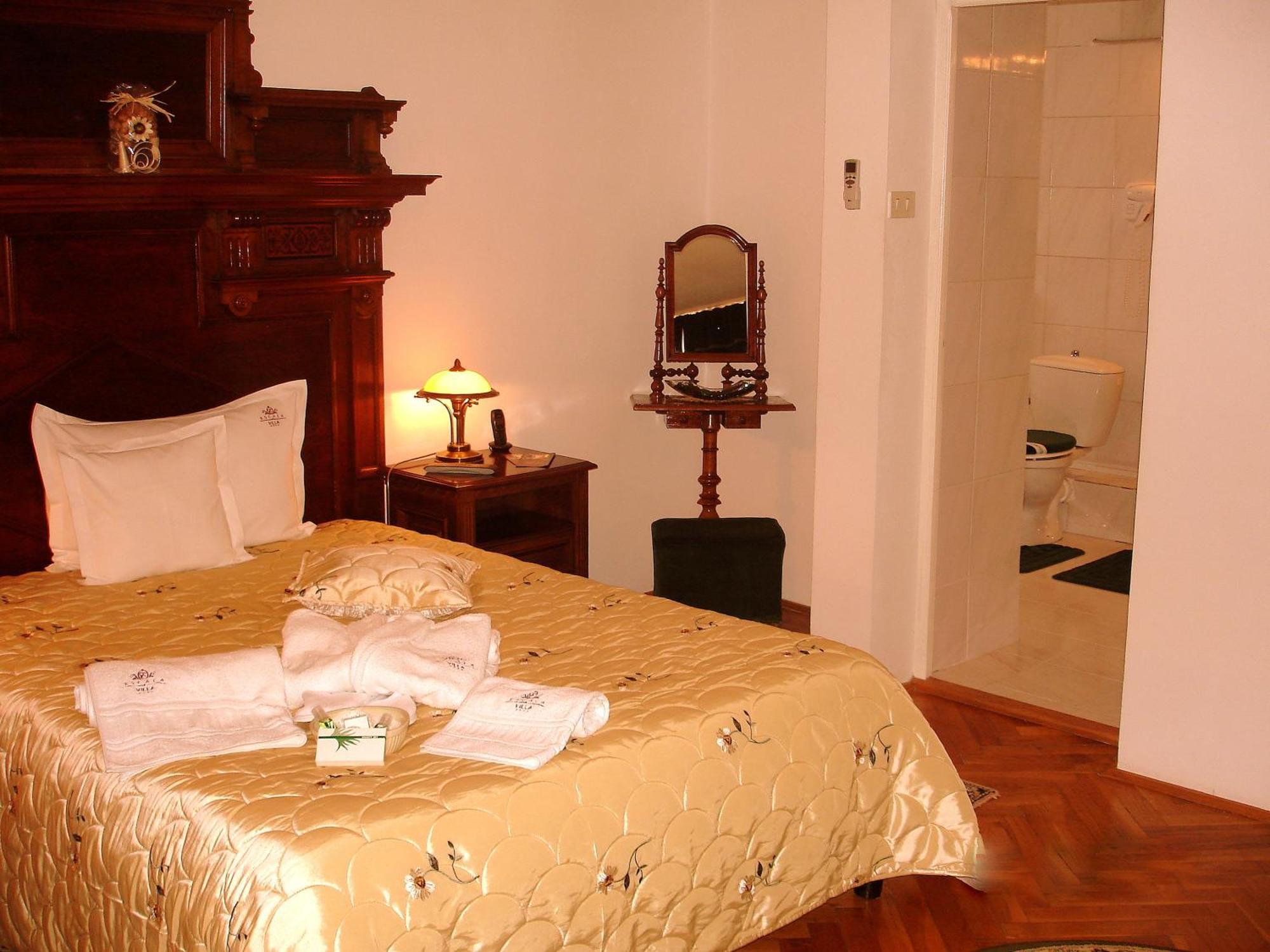Villa-Hotel Escala Kolozsvár Kültér fotó