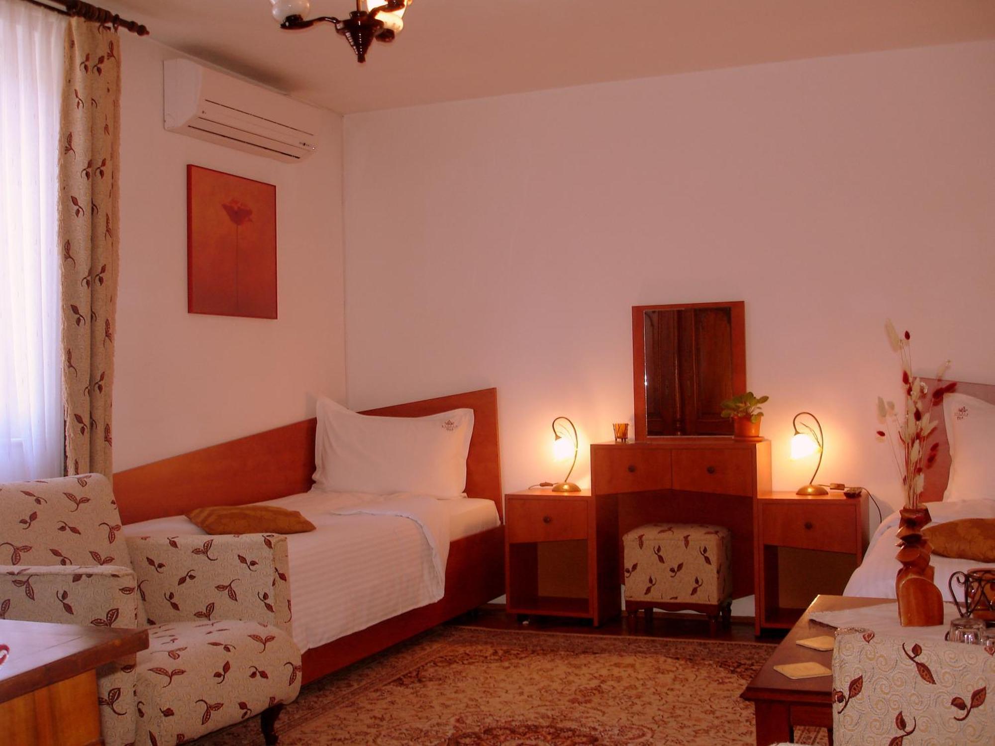 Villa-Hotel Escala Kolozsvár Kültér fotó
