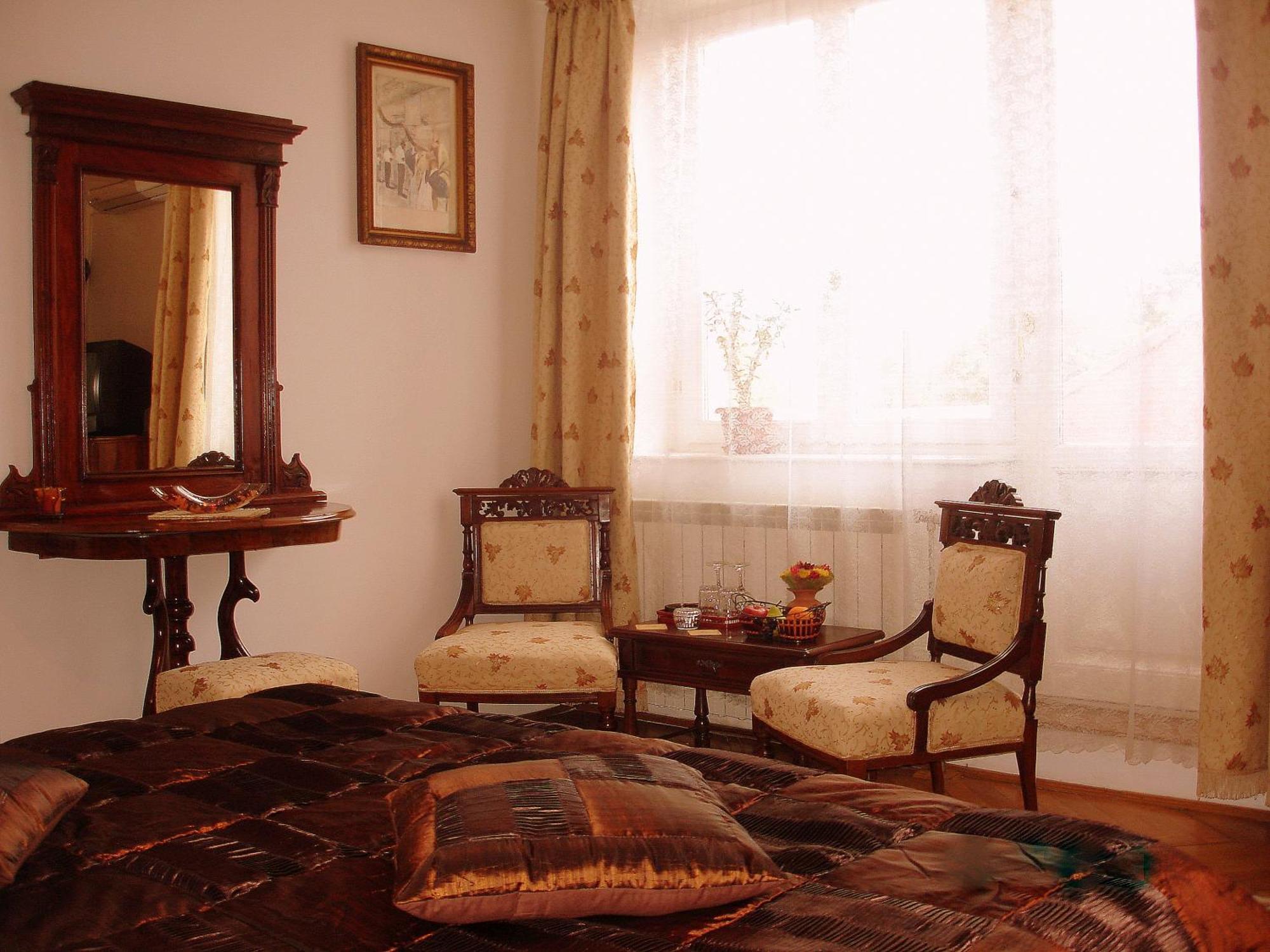 Villa-Hotel Escala Kolozsvár Kültér fotó
