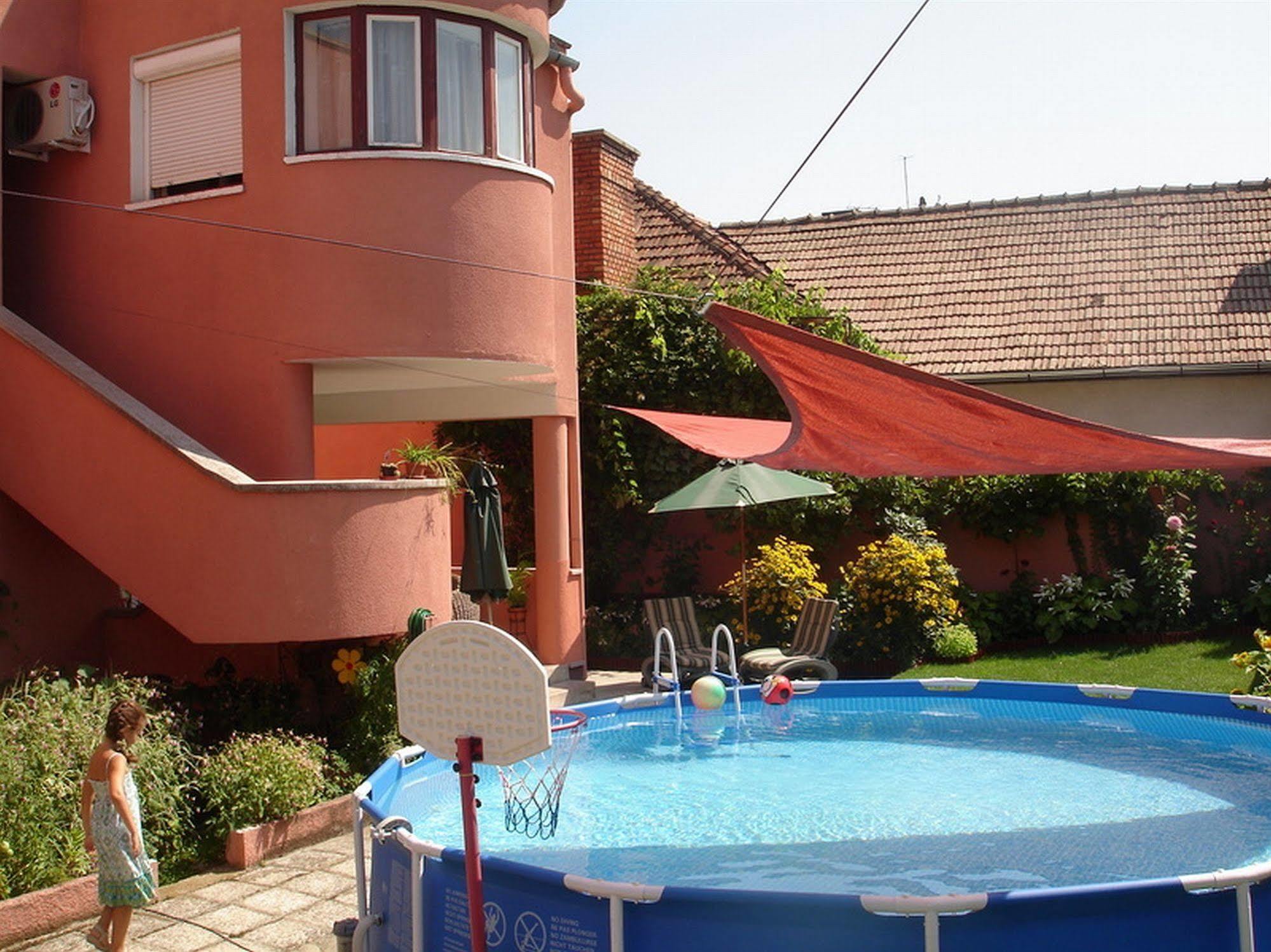 Villa-Hotel Escala Kolozsvár Kültér fotó