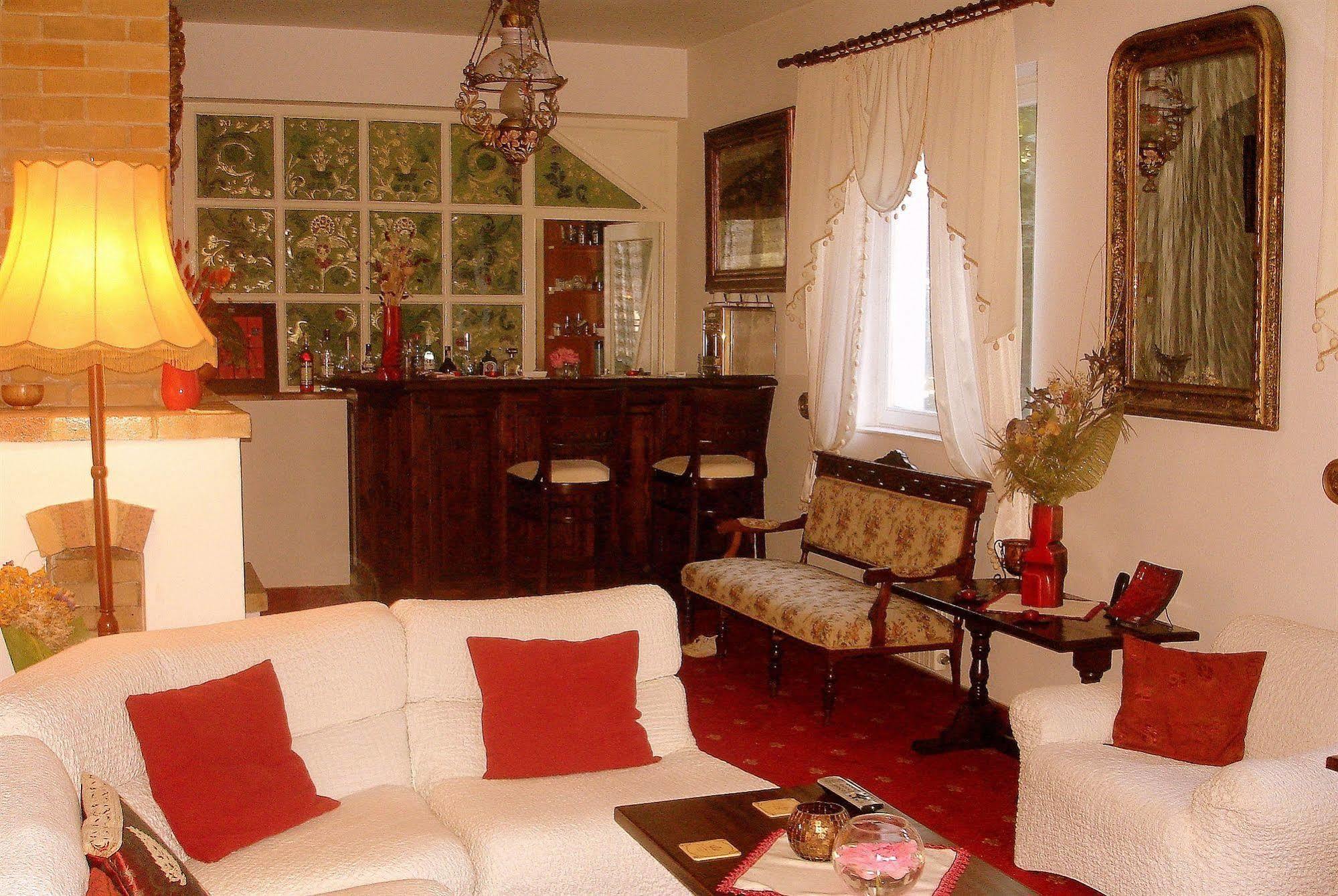 Villa-Hotel Escala Kolozsvár Kültér fotó